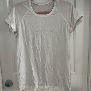 Lululemon Swiftly Tech 2.0  S/S  Hip Length White
